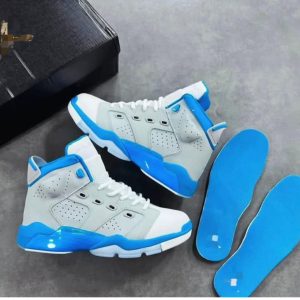 Air Jordan 6 UNC